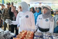 Tekan Inflasi Jelang Ramadan, BKOW dan Pemprov Kalsel Hadirkan Pasar Rakyat