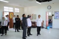 SEKDA KALSEL APRESIASI DISIPLIN ASN DISKOMINFO DI HARI PERTAMA KERJA