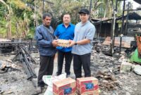 ANGGOTA DPRD BANJARBARU DICKY EKA PUTRA BANTU KORBAN KEBAKARAN LANDASAN ULIN BARAT