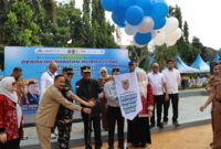TEKAN HARGA JELANG LEBARAN, PEMPROV KALSEL GELAR PANGAN MURAH DAN BAGI SEMBAKO GRATIS