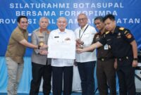 RATUSAN UANG PALSU DIHANCURKAN, GUBERNUR MUHIDIN AJAK WARGA WASPADA