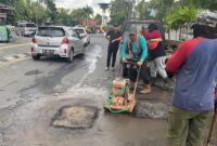 JALAN RUSAK JADI SOROTAN, WALI KOTA BANJARBARU MINTA CAMAT LURAH JEMPUT ADUAN WARGA