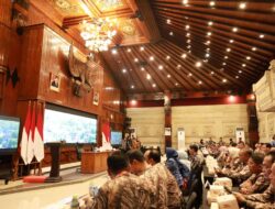 SEKDAPROV KALSEL BAWA 60 PESERTA PKN STUDI LAPANGAN KE JATIM, FOKUS CARI INOVASI PEMBANGUNAN