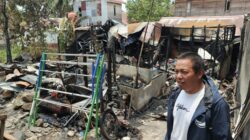 ENAM RUMAH TERBAKAR DI MENTAOS, FAUZAN NOOR SERAHKAN BANTUAN UNTUK WARGA