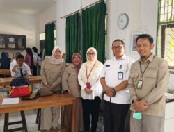 DISDUKCAPIL KALSEL JEMPUT BOLA KE SEKOLAH, PULUHAN PEMILIH PEMULA REKAM KTP-EL