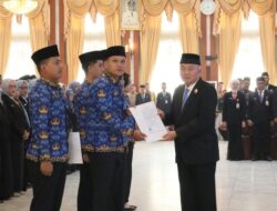 LANTIK PEJABAT DAN SERAHKAN SK PNS, MUHIDIN TEKANKAN KINERJA, DISIPLIN DAN ADAPTASI