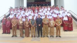 DICKY EKA PUTRA SAMBUT SISWA SDN 1 KOMET, DORONG PENGENALAN DPRD SEJAK DINI
