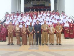 DICKY EKA PUTRA SAMBUT SISWA SDN 1 KOMET, DORONG PENGENALAN DPRD SEJAK DINI